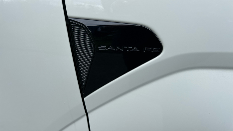 Hyundai SANTA FE 1.6 TGDi 239 Hybrid Ultimate 5dr 4WD Auto Hybrid Estate